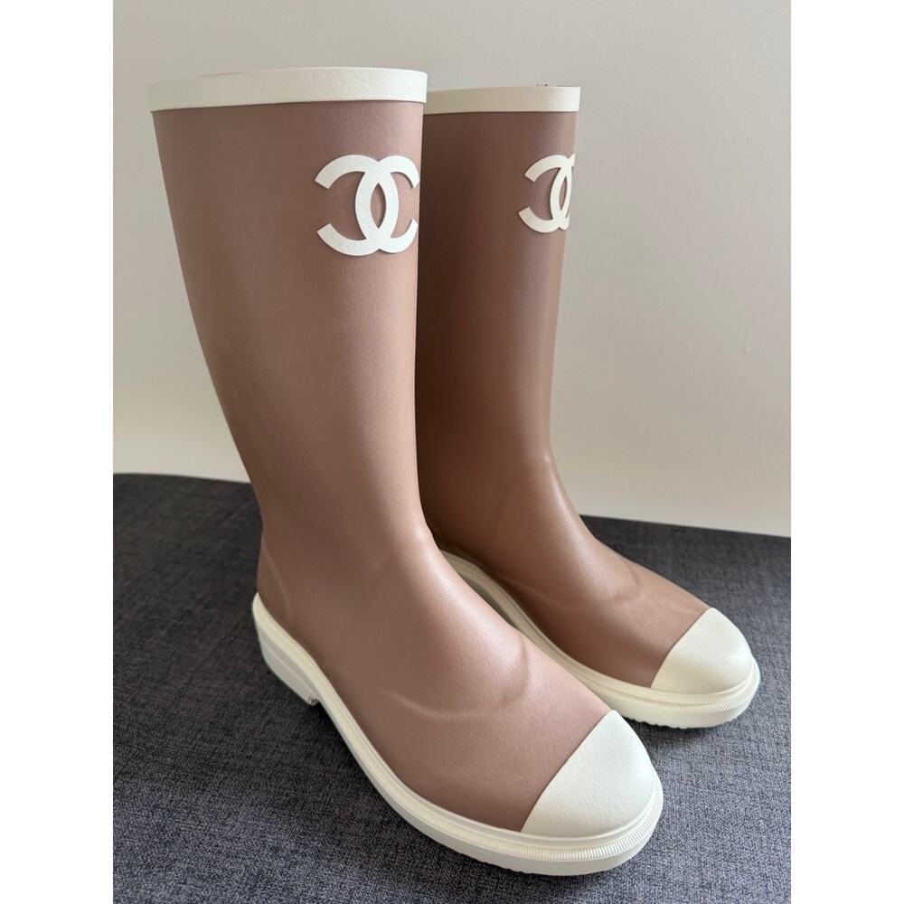 Chanel 26C Beige White Caoutchouc CC Logo High Pull On Rubber Rain Boots 35 - Picture 4 of 16
